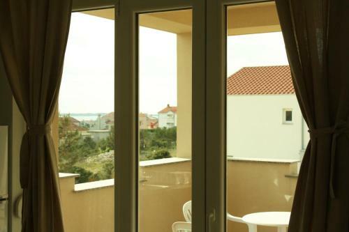 Apartments With A Parking Space Vrsi - Mulo (zadar) - 13160