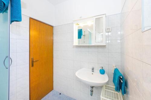 Apartments By The Sea Vrsi - Mulo (zadar) - 5951