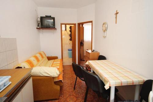 Apartments By The Sea Vrsi - Mulo (zadar) - 5798