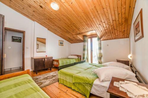 Hostal Apartments And Rooms Ana Pomer 217
