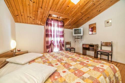 Hostal Apartments And Rooms Ana Pomer 217