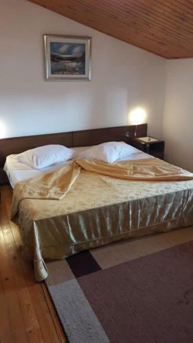 Hostal Apartments And Rooms Ana Pomer 217