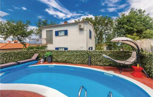 Four-bedroom Holiday Home In Vantacici