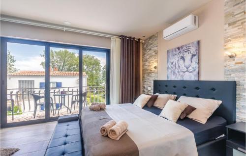 Four-bedroom Holiday Home In Vantacici