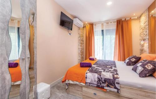 Four-bedroom Holiday Home In Vantacici