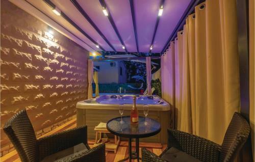 Four-bedroom Holiday Home In Vantacici