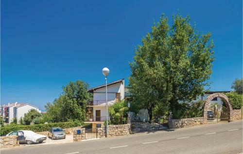 Four-bedroom Holiday Home In Vantacici