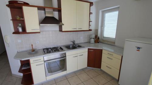 Apartment In Malinska/insel Krk 12989
