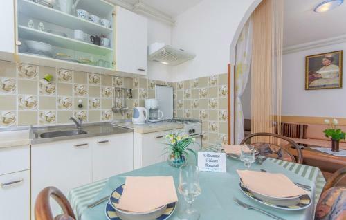 Hostal Apartment Emili