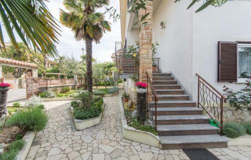 Hostal Apartment Emili