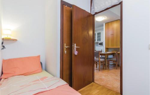 One-bedroom Apartment In Cervar Porat