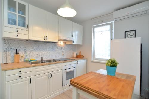 Apartment Mladen 1660