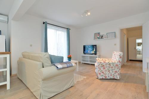 Apartment Mladen 1660