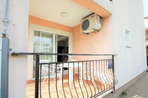 Hostal Apartment Complex Mendikovic