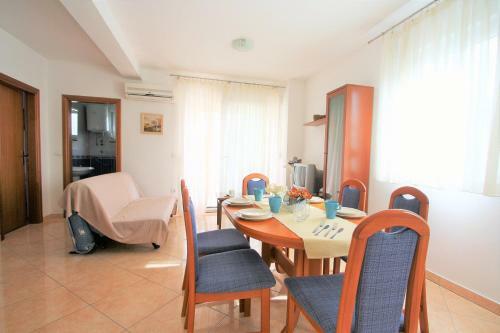 Hostal Apartment Complex Mendikovic