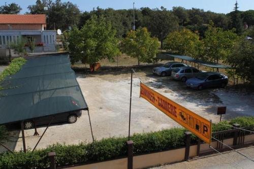 Apartments And Rooms With Parking Space Porec - 6917