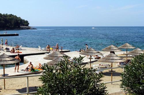 Apartments And Rooms With Parking Space Porec - 6917