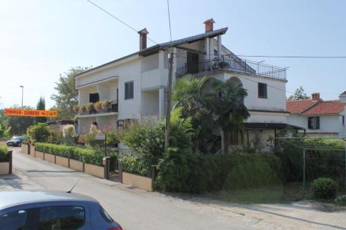Apartments And Rooms With Parking Space Porec - 6917