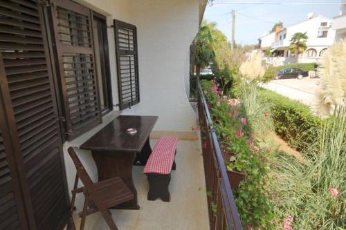 Apartments And Rooms With Parking Space Porec - 6917