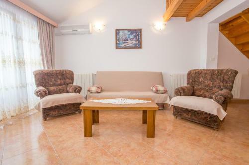 Hostal Apartment Complex Slavica