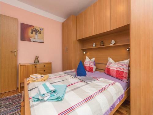One-bedroom Apartment In Posedarje