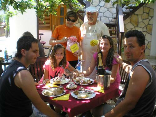 Hostal Pansion Adria Haus