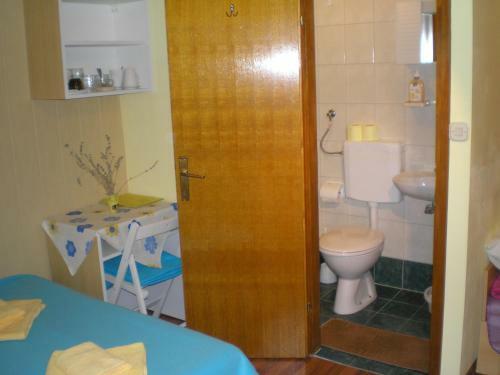 Hostal Pansion Adria Haus
