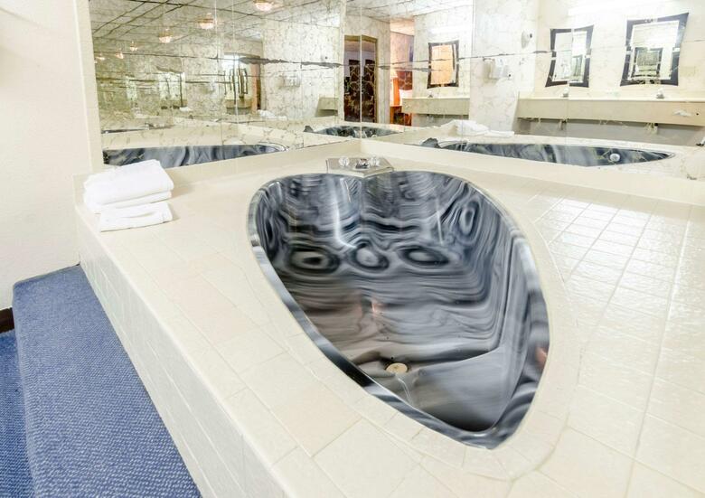 Hotel Sunflower Inn & Suites