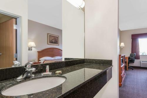 Hotel Super 8 Salina