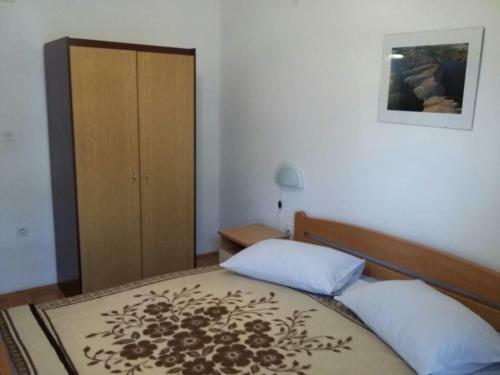 Apartment Povljana 6468a