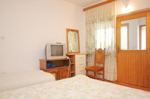 Apartments By The Sea Dinjiska (pag) - 9386