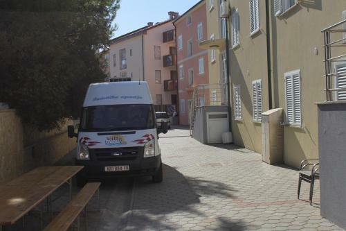Apartment Povljana 3316d
