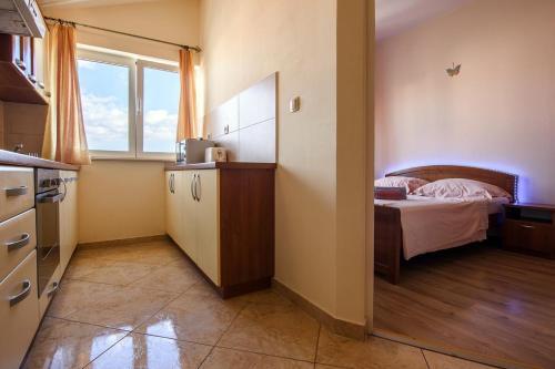Apartment Preko 14985b
