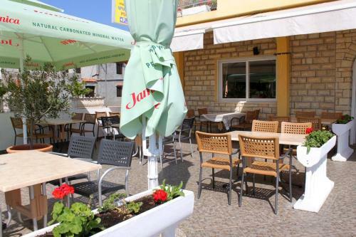 Hostal Double Room Preko 8180i