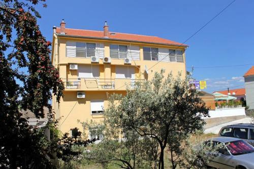 Hostal Double Room Preko 8180i