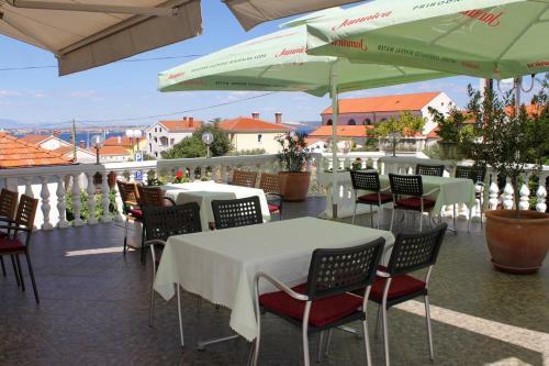 Hostal Double Room Preko 8180f