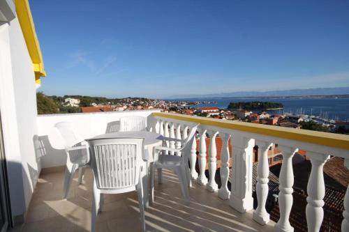 Apartment Preko 8417b