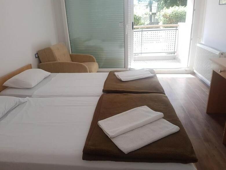 Hostel Erks
