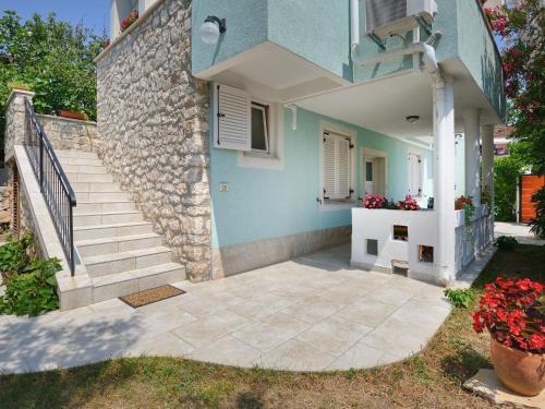 Apartment House Premate