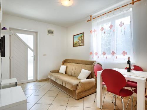 Apartment House Premate