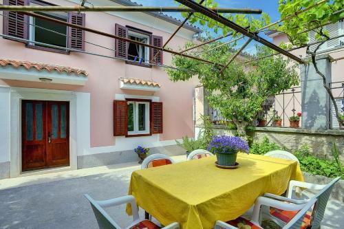 Holiday Home Letizia