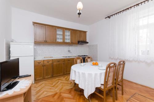 Apartment Jurin Eva