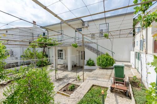 Apartment Jurin Eva