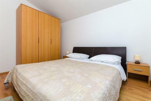 Apartments Karmela