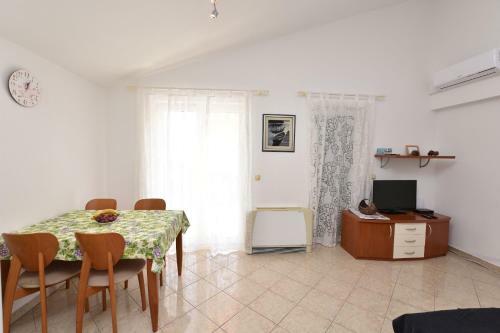 Apartments Karmela