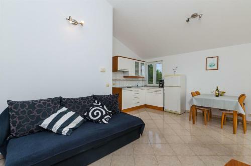 Apartments Karmela