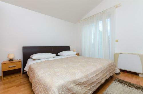 Apartments Karmela