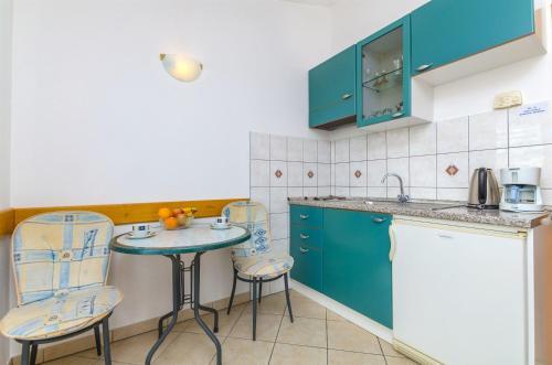 Apartments Karmela