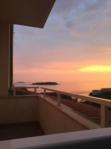 Apartments By The Sea Primosten - 15704