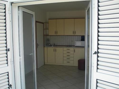 Apartments By The Sea Primosten - 15704